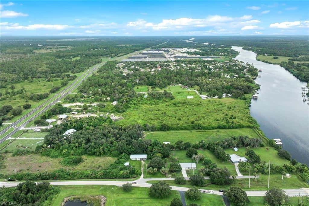 21211 Palm Beach Blvd, Alva, photo 8