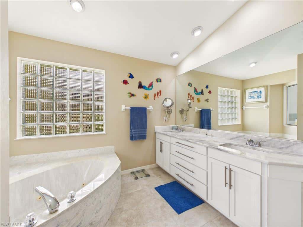 12767 Hunters Ridge Dr, Bonita Springs, photo 12