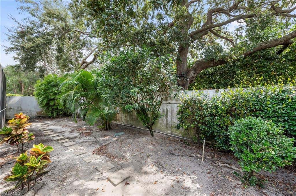 168 Livermore Ln, Naples, photo 34