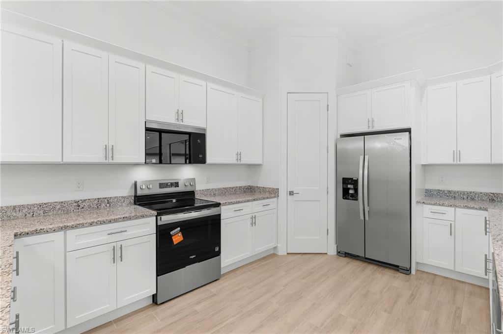887 6th St, Naples, photo 7