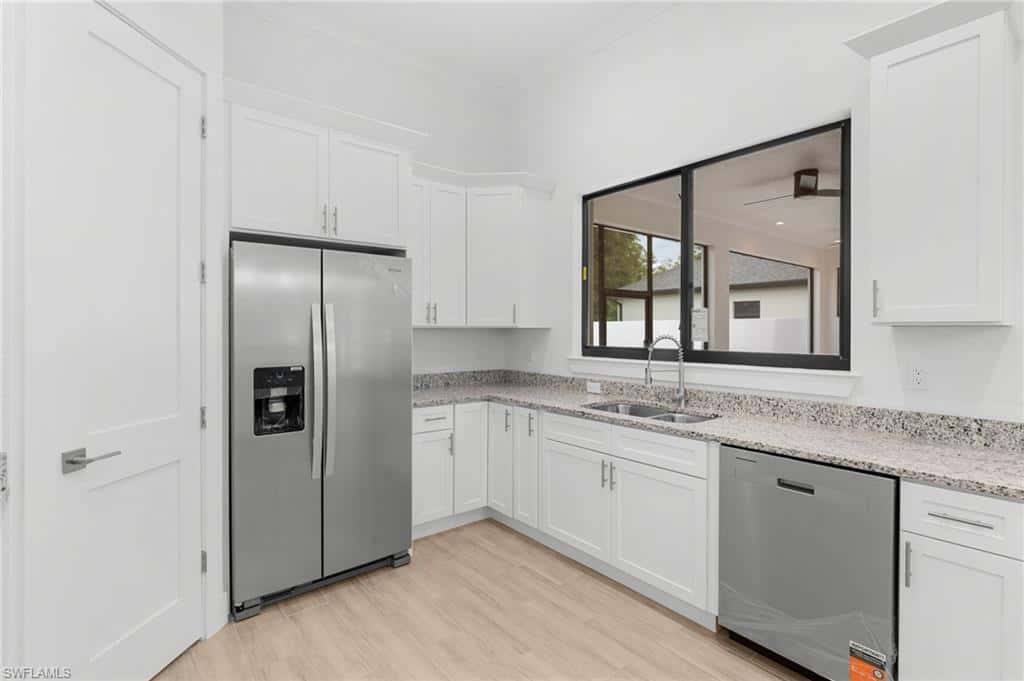887 6th St, Naples, photo 8