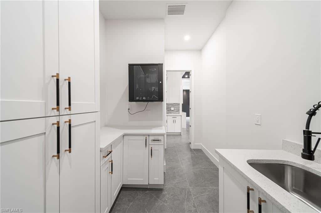209 Chiquita Blvd, Cape Coral, photo 22