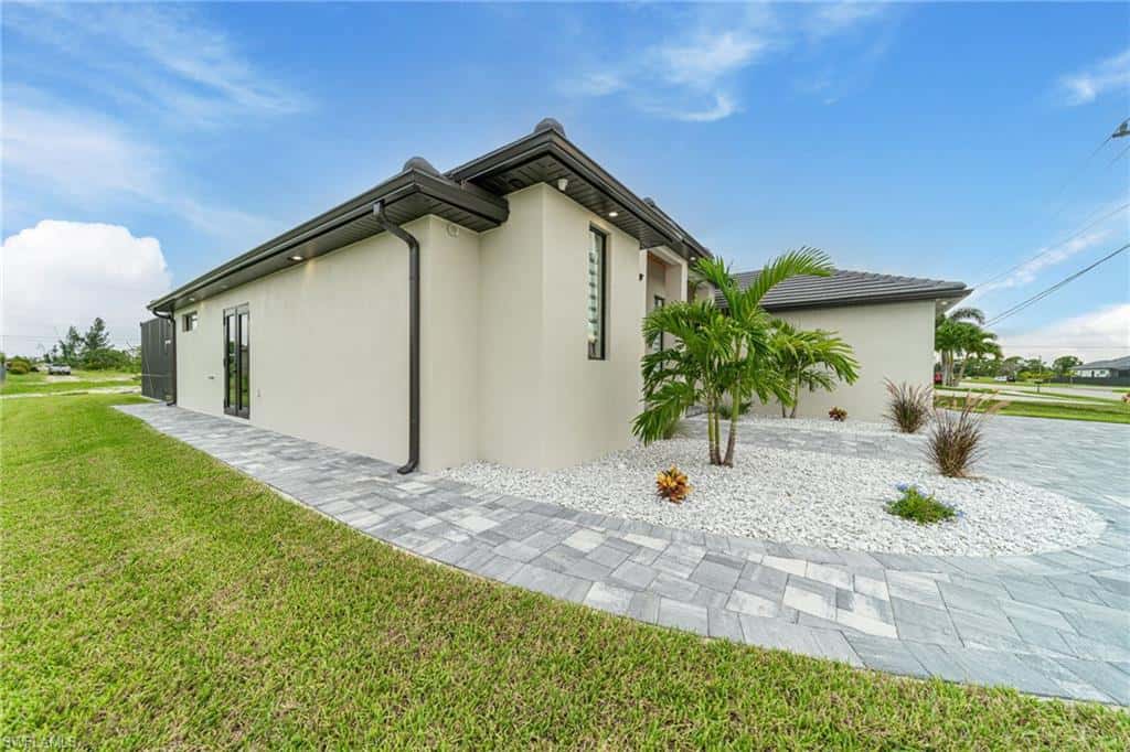 209 Chiquita Blvd, Cape Coral, photo 7