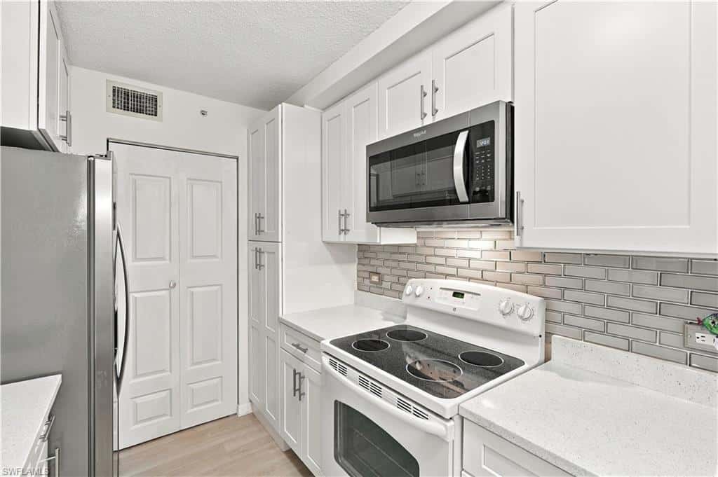 8960 Colonnades Ct #915, Bonita Springs, photo 10