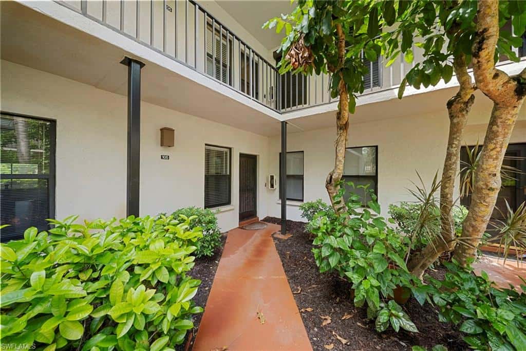 1833 Courtyard Way #105, Naples, photo 9