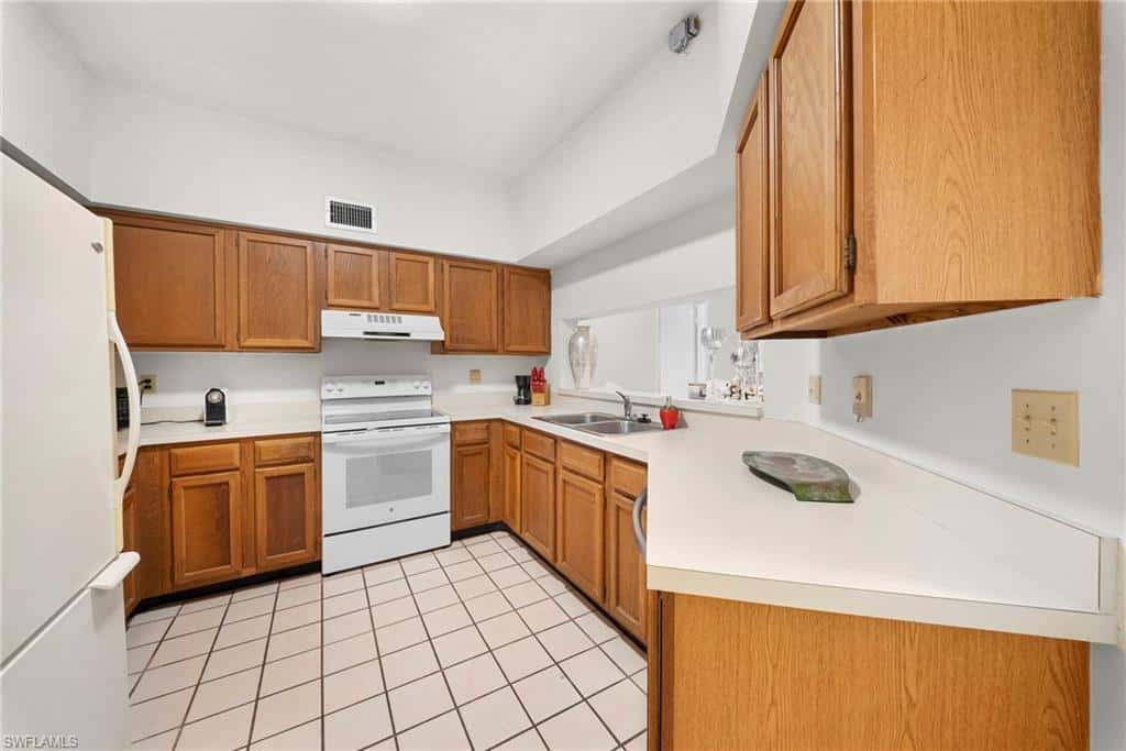 1833 Courtyard Way #105, Naples, photo 14