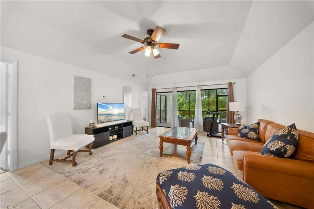 1833 Courtyard Way #105, Naples, photo 4