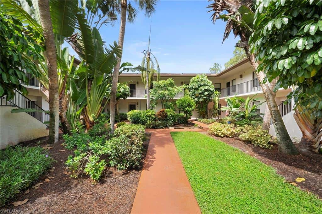 1833 Courtyard Way #105, Naples, photo 8