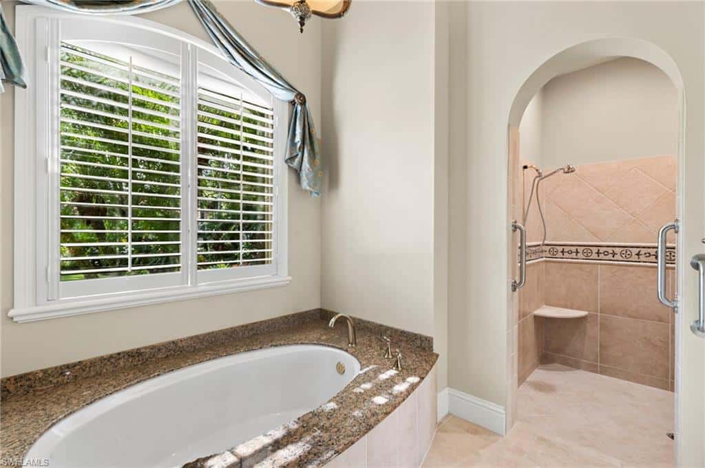 7405 Treeline Dr, Naples, photo 13