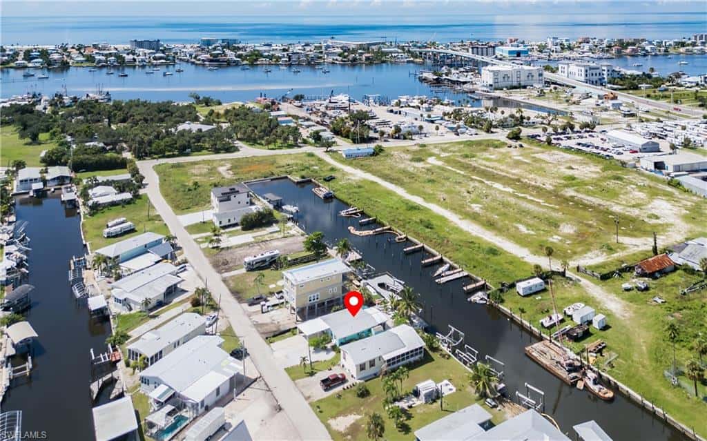 847 Oak St, Fort Myers Beach, photo 33