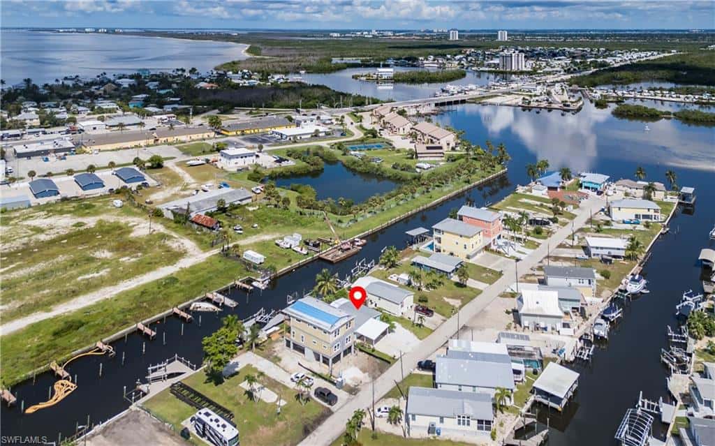 847 Oak St, Fort Myers Beach, photo 35