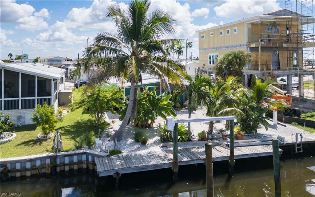 847 Oak St, Fort Myers Beach, photo 39