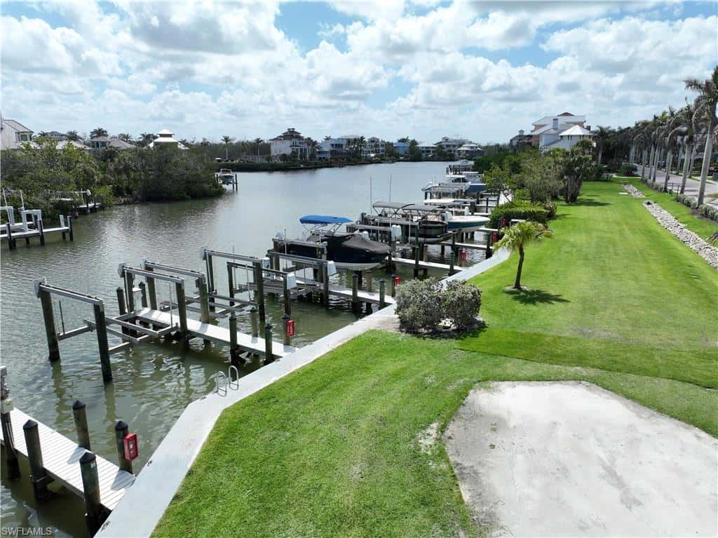 175 Barefoot Cir, Bonita Springs, photo 5