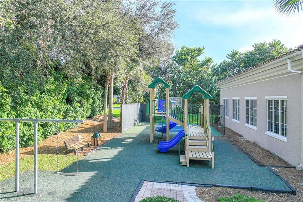 8752 Muirfield Dr, Naples, photo 46