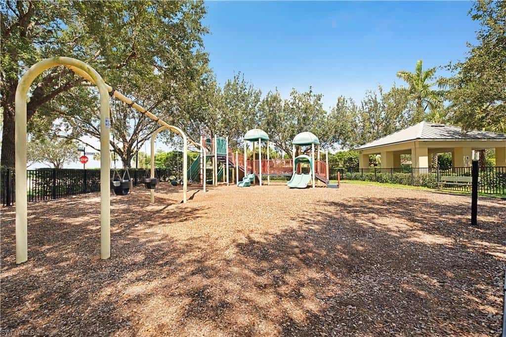 2034 Tamarron Ln, Naples, photo 37