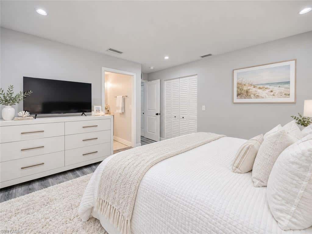 1089 Town And River Dr, Fort Myers, photo 17