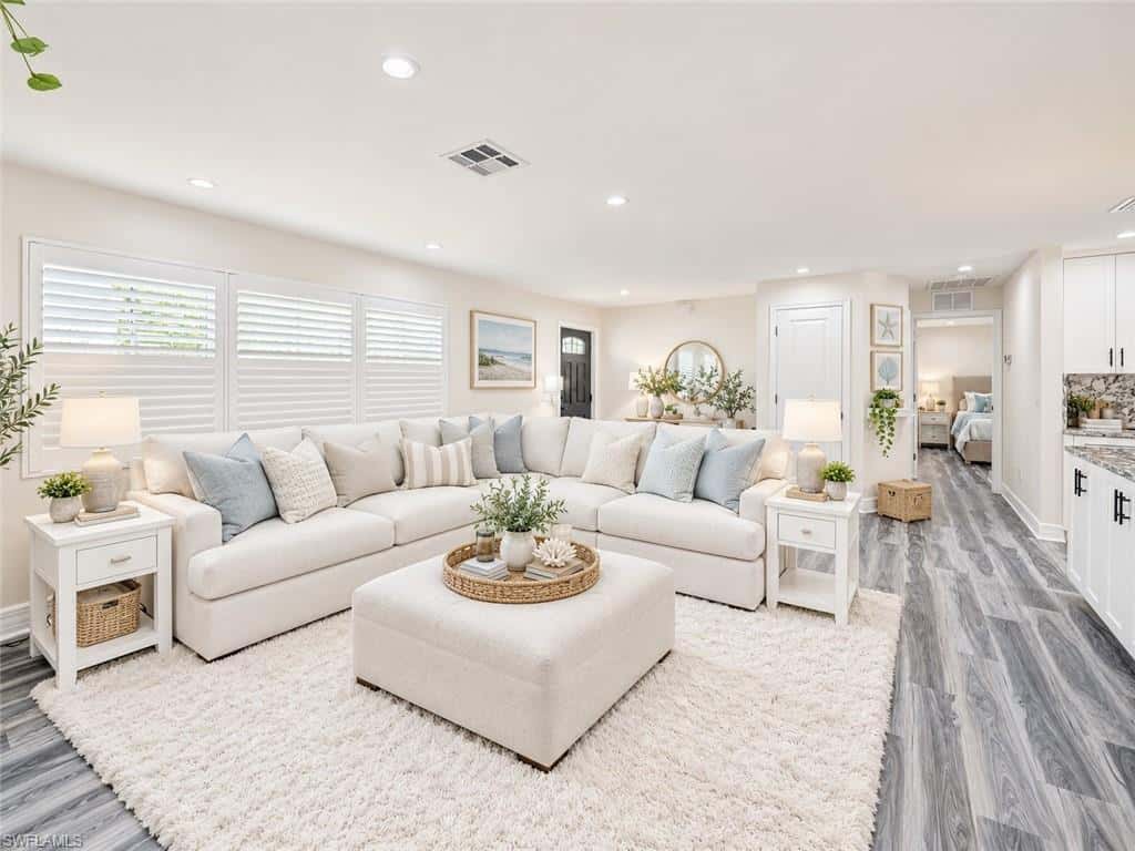 1089 Town And River Dr, Fort Myers, photo 5