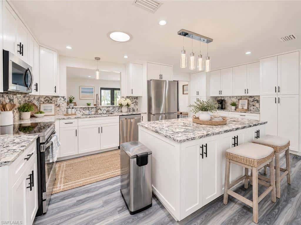 1089 Town And River Dr, Fort Myers, photo 8