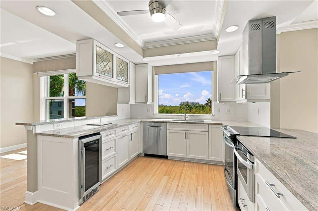 430 Cove Tower Dr #501, Naples, photo 4