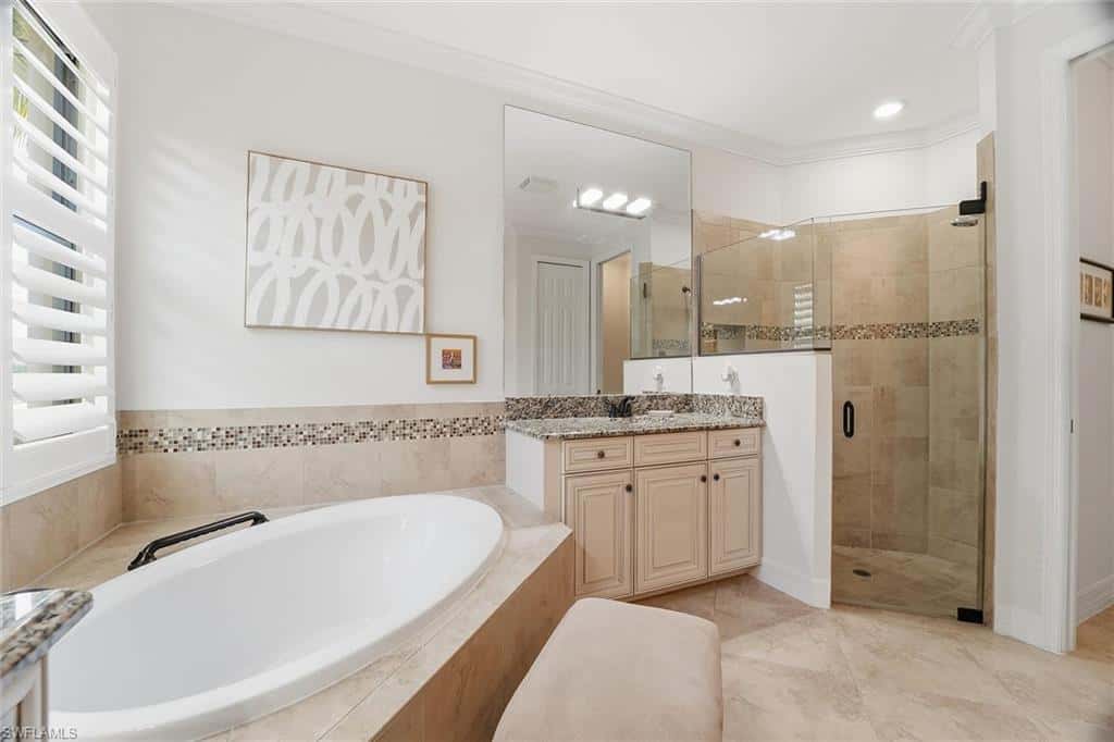 2906 Aviamar Cir, Naples, photo 22