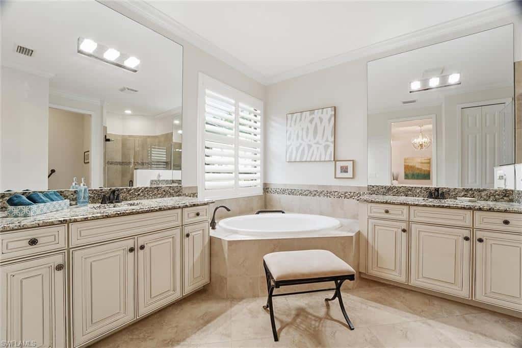 2906 Aviamar Cir, Naples, photo 21