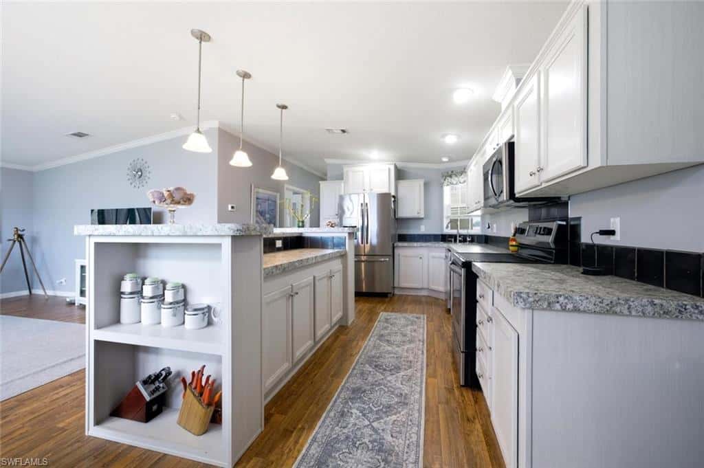 561 Charlemagne Blvd, Naples, photo 6