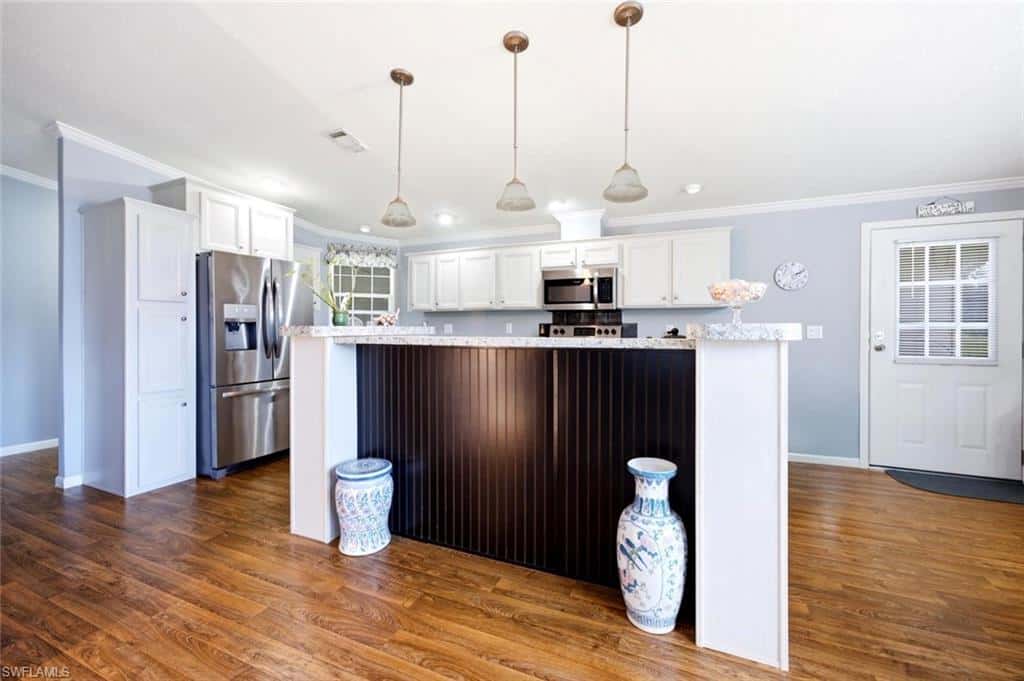 561 Charlemagne Blvd, Naples, photo 5
