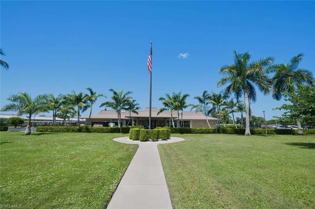 561 Charlemagne Blvd, Naples, photo 38