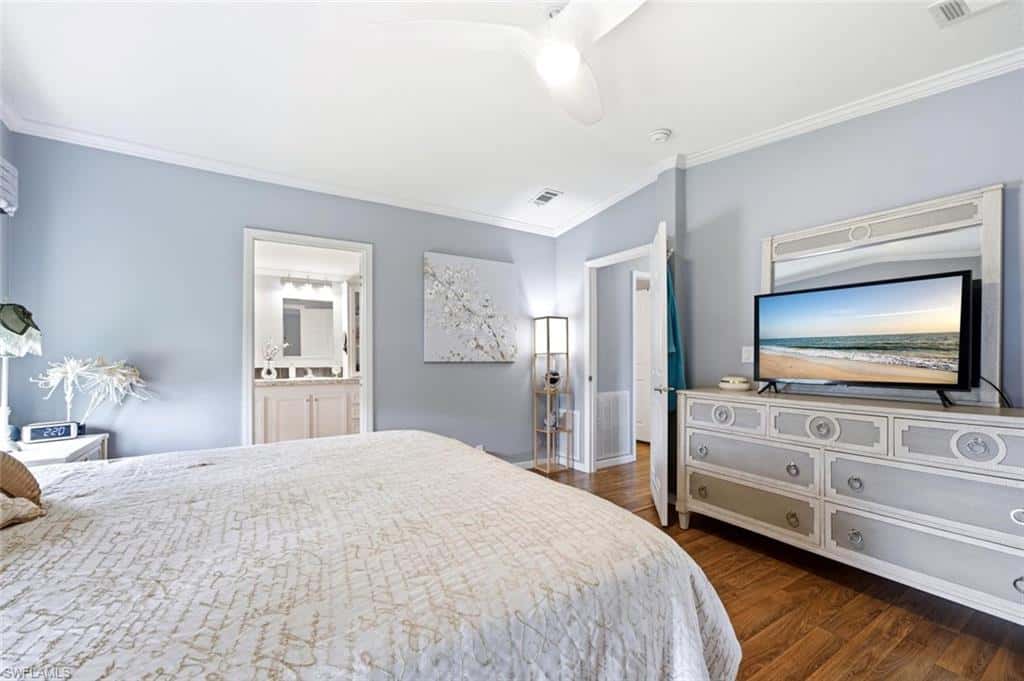 561 Charlemagne Blvd, Naples, photo 15