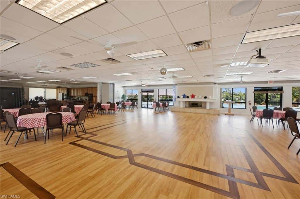 561 Charlemagne Blvd, Naples, photo 39