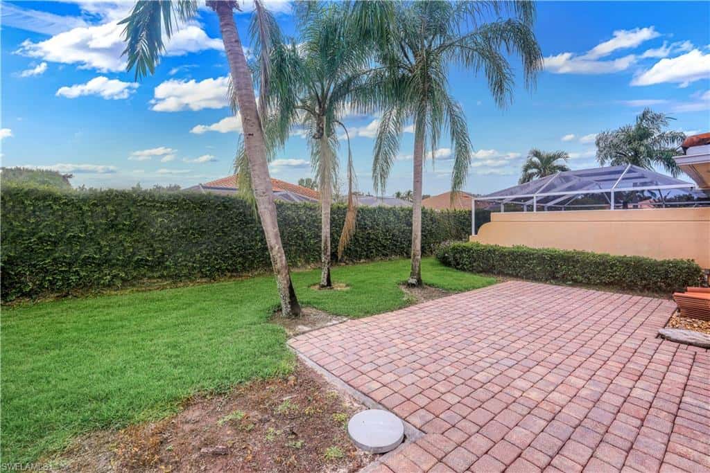4892 Lasqueti Way, Naples, photo 33