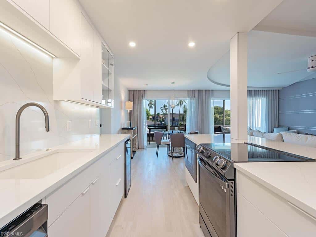 3410 Gulf Shore Blvd #202, Naples, photo 6