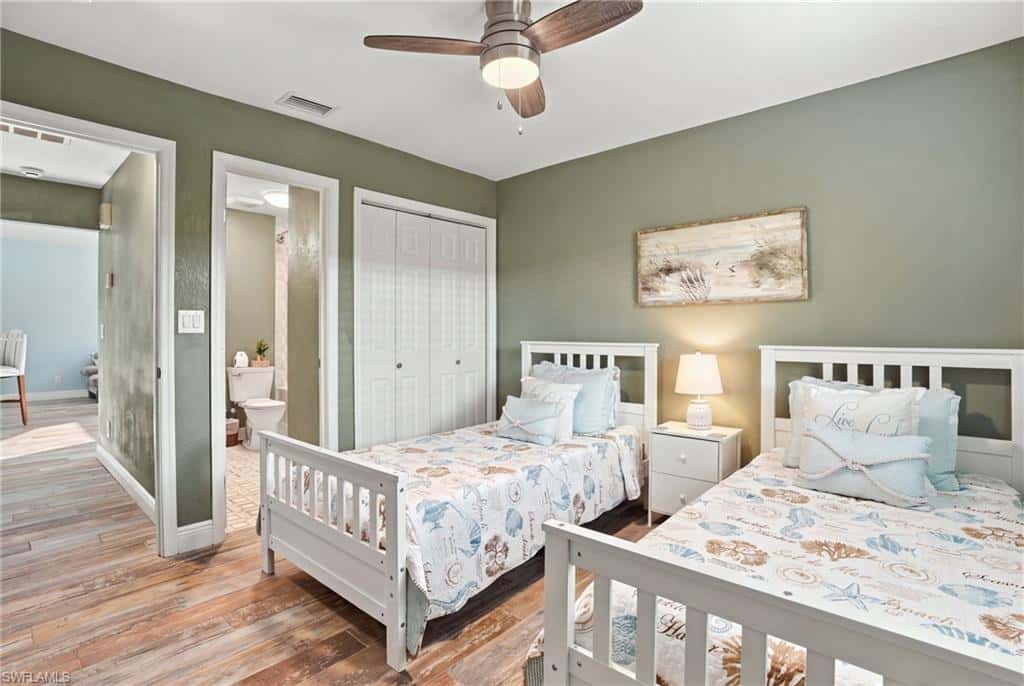 323 Washington Ct, Fort Myers Beach, photo 17