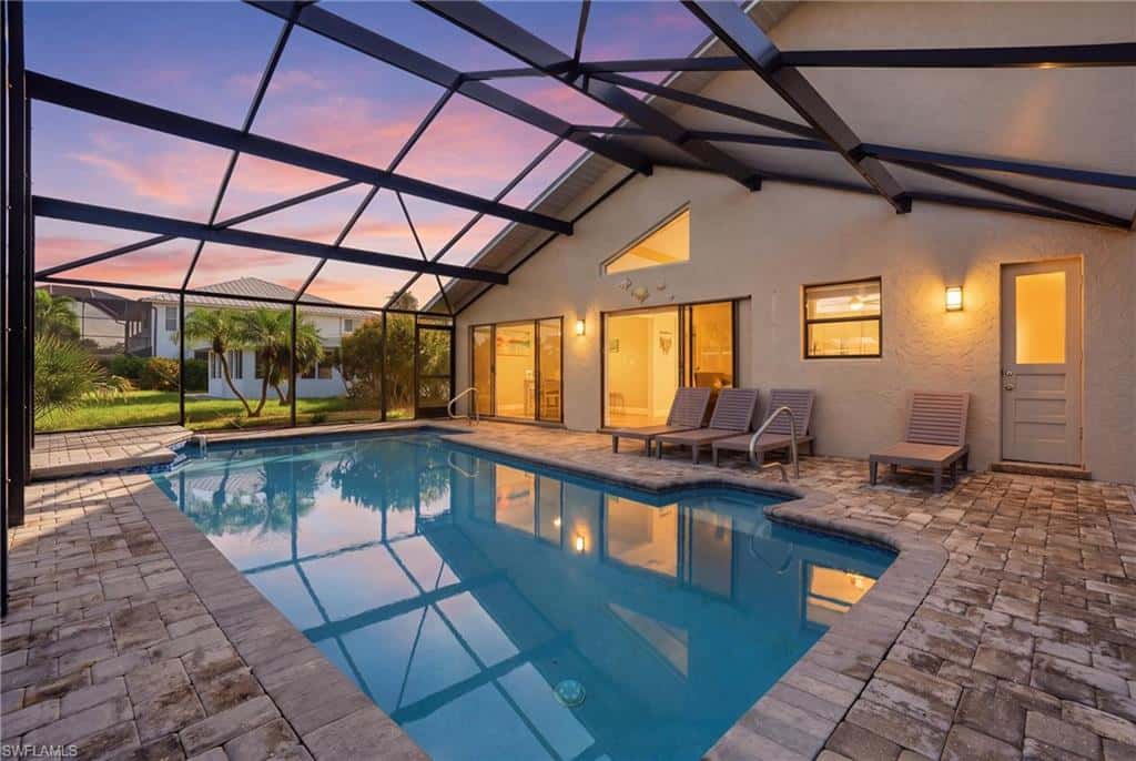 323 Washington Ct, Fort Myers Beach, photo 12