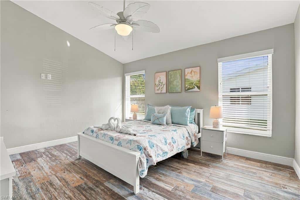 323 Washington Ct, Fort Myers Beach, photo 32