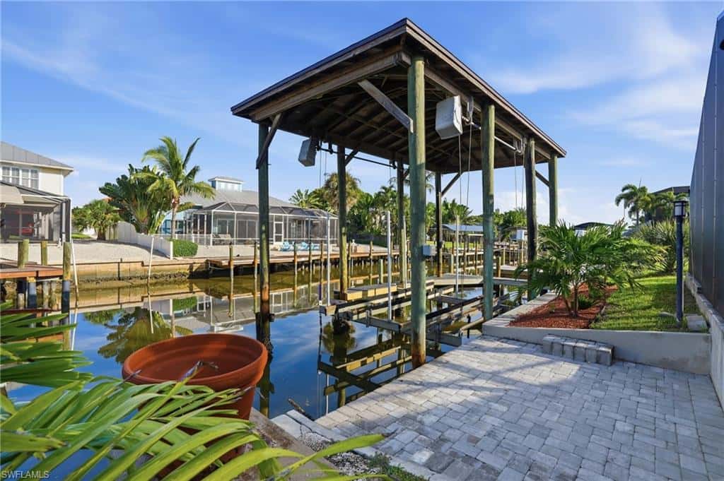 323 Washington Ct, Fort Myers Beach, photo 21