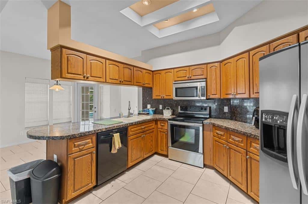 1040 Bay Harbor Dr, Englewood, photo 13