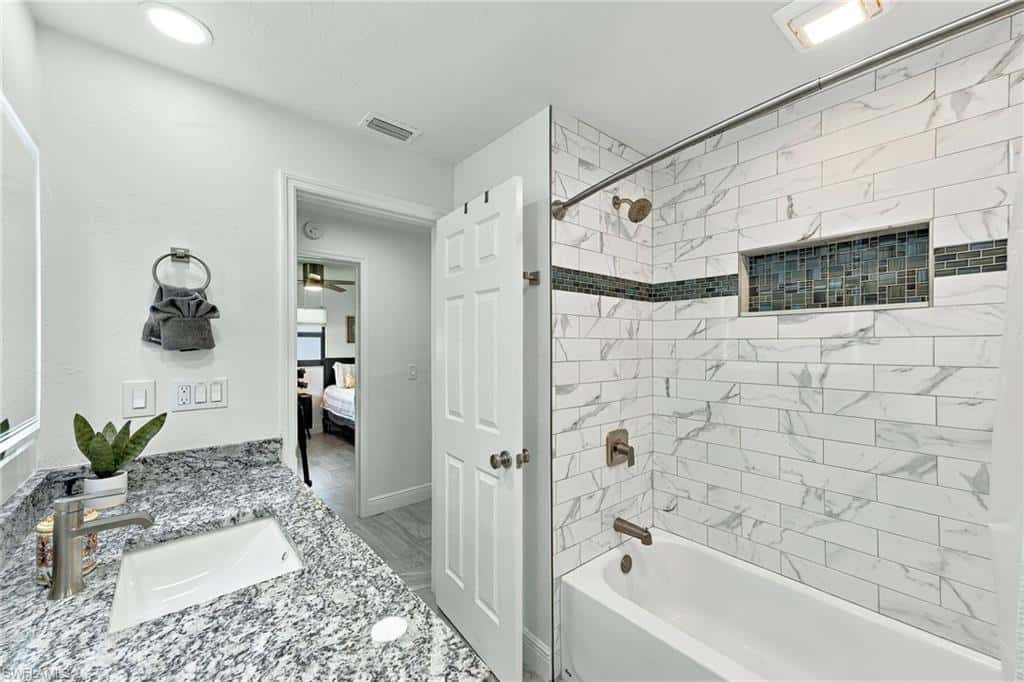 1928 15th Ter, Cape Coral, photo 43