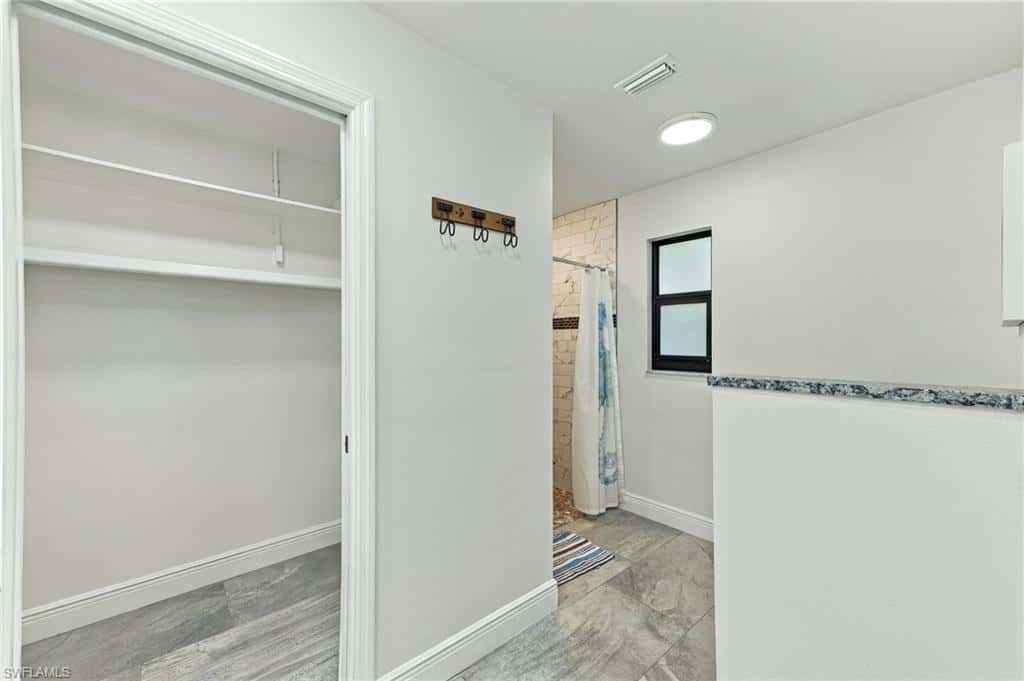 1928 15th Ter, Cape Coral, photo 31