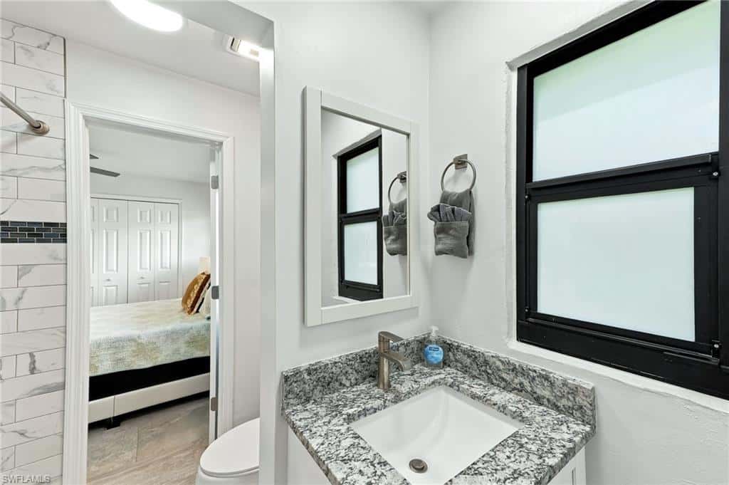 1928 15th Ter, Cape Coral, photo 39