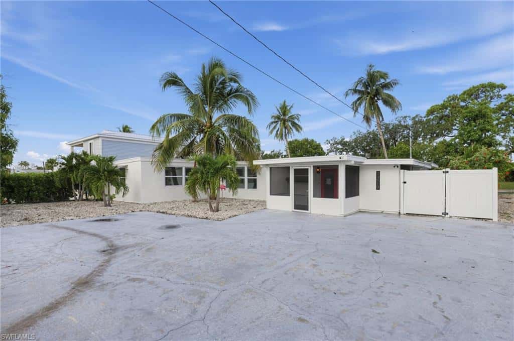 24519 Dolphin St, Bonita Springs, photo 6