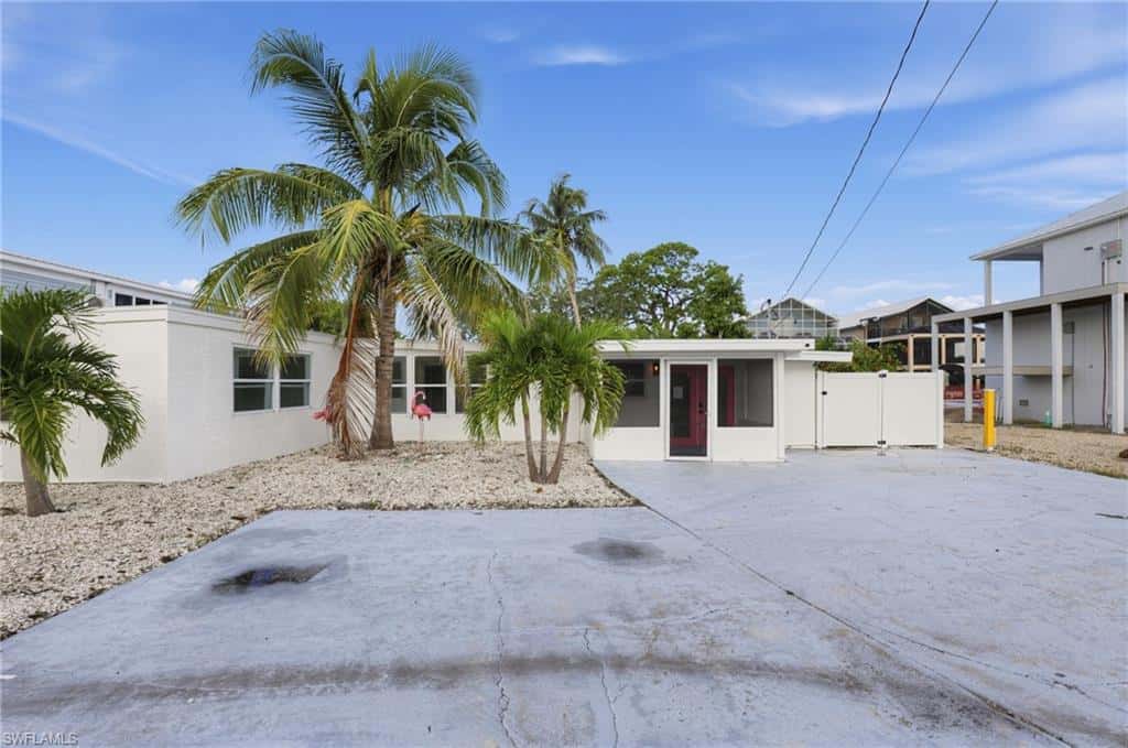 24519 Dolphin St, Bonita Springs, photo 5