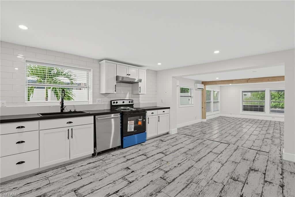 24519 Dolphin St, Bonita Springs, photo 20