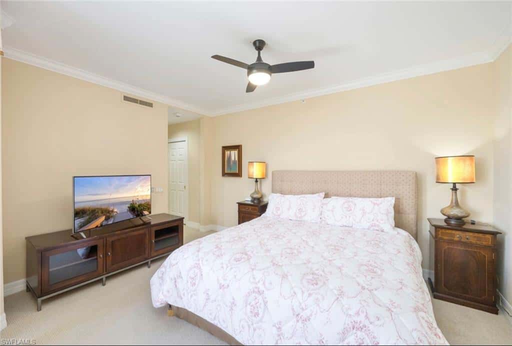 7575 Pelican Bay Blvd #1808, Naples, photo 28