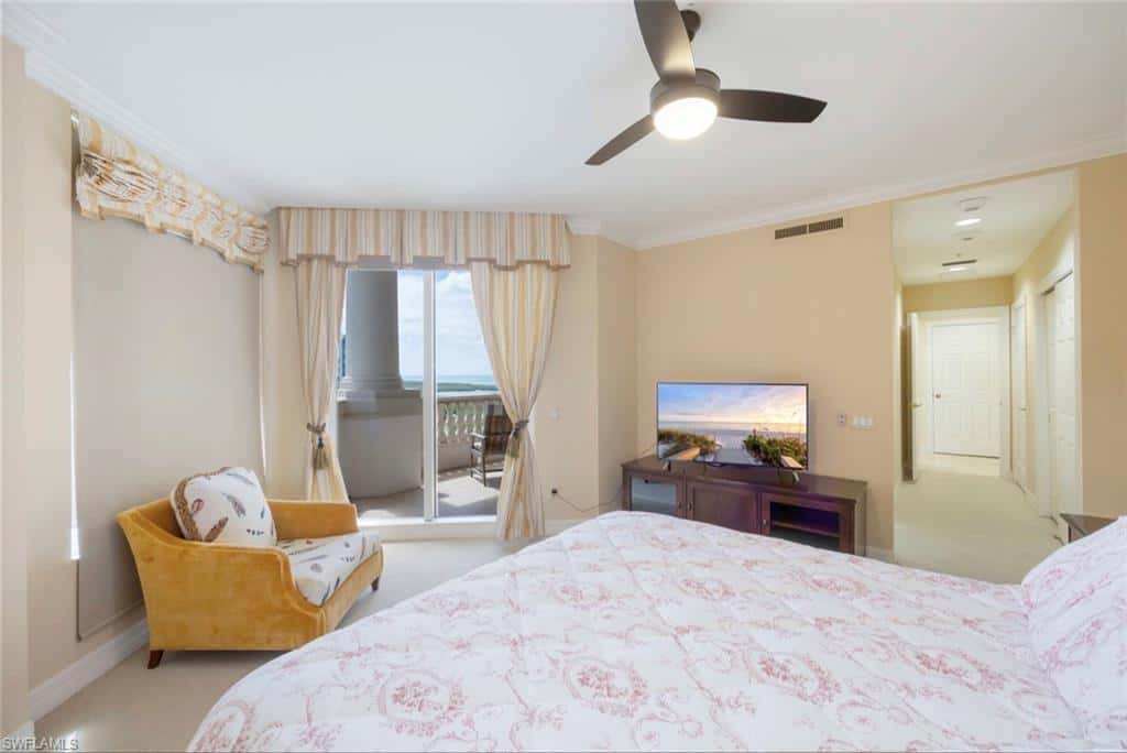 7575 Pelican Bay Blvd #1808, Naples, photo 31