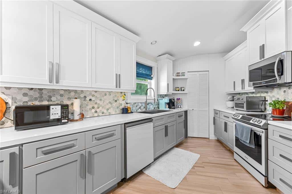 9792 Tonya Ct, Bonita Springs, photo 12