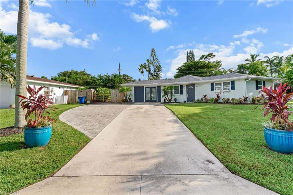 9792 Tonya Ct, Bonita Springs, photo 4