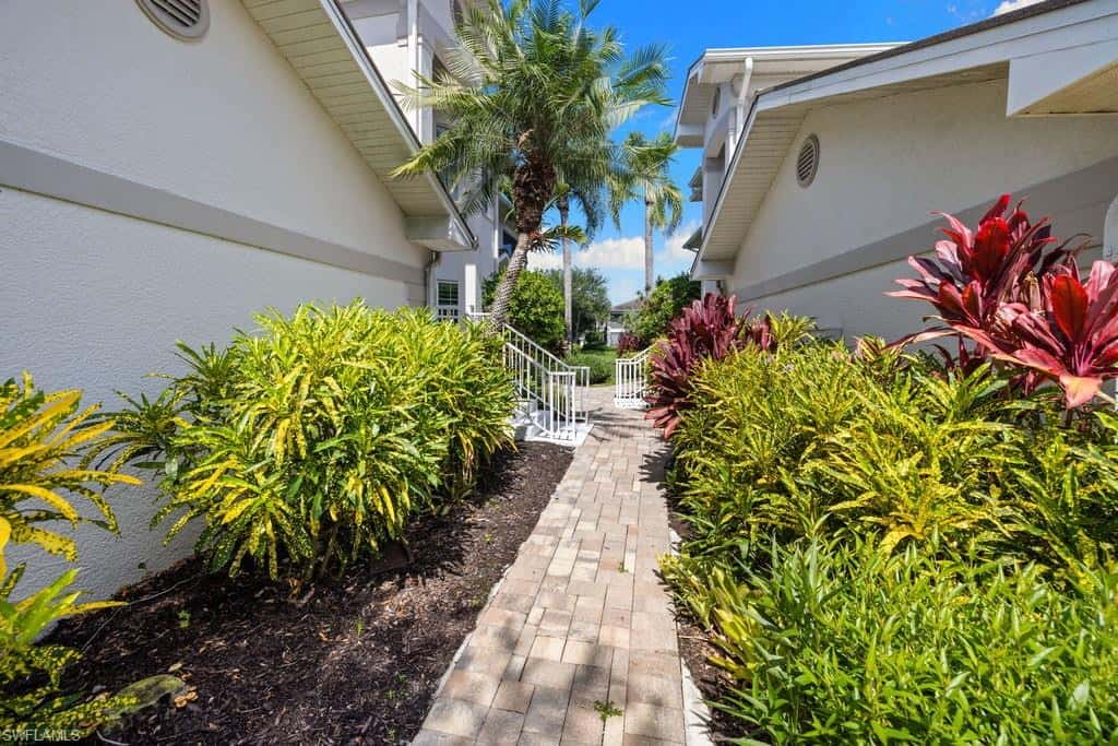 5075 Yacht Harbor Dr #103, Naples, photo 28