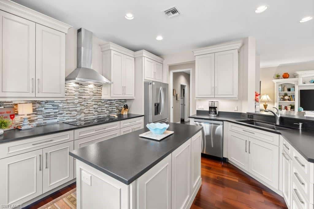 5075 Yacht Harbor Dr #103, Naples, photo 8