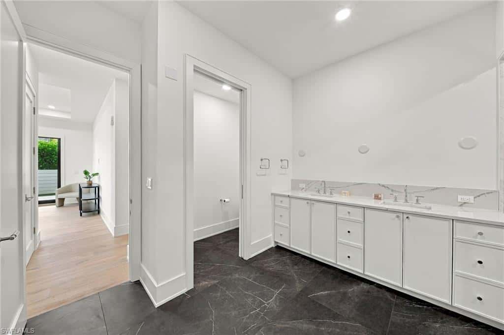 82 9th St #205, Naples, photo 17